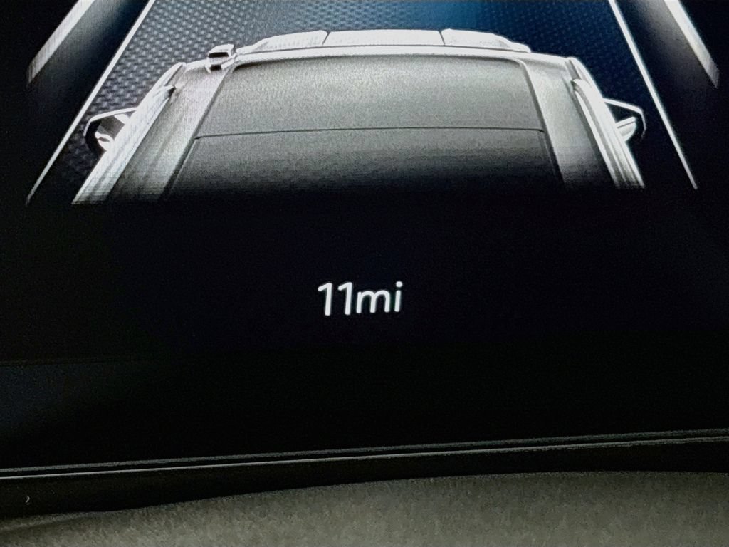 New 2026 GMC Yukon XL AT4 w/ AT4 Premium Package AWD/4WD image 12