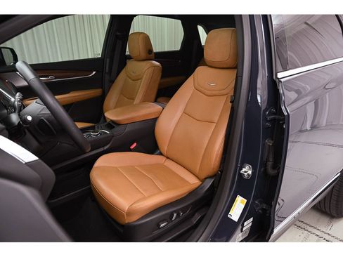 Used 2024 Cadillac XT5 Premium Luxury image 34