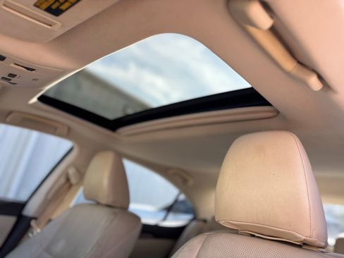 Used 2017 Lexus ES 300h image 25