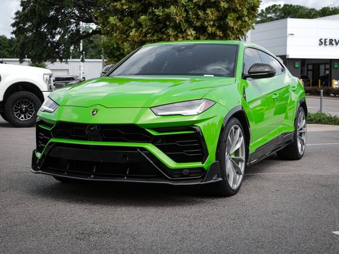 Used 2022 Lamborghini Urus AWD/4WD image 5