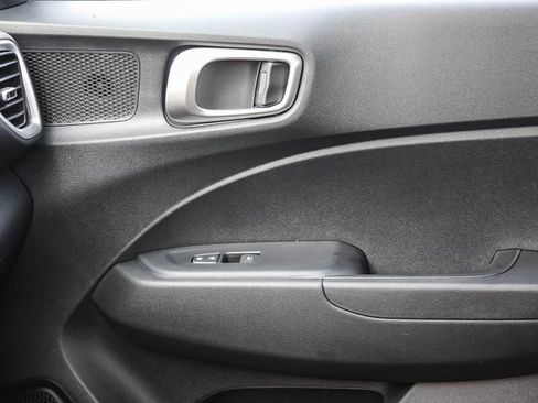 New 2025 Hyundai Venue SEL image 21