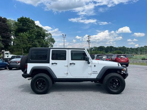Used 2015 Jeep Wrangler Unlimited Sport w/ Quick Order Package 24S AWD/4WD image 27