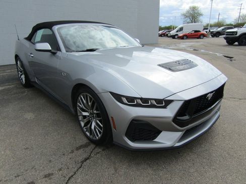 Used 2025 Ford Mustang GT Premium RWD image 11