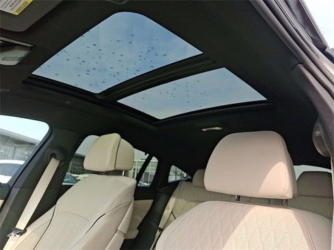 Used 2025 BMW X6 xDrive40i w/ Executive Package image 14