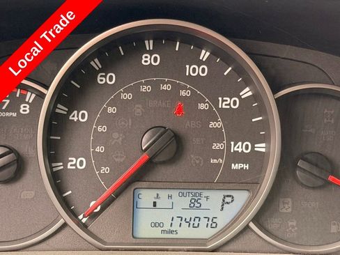 Used 2016 Toyota RAV4 LE AWD/4WD image 3