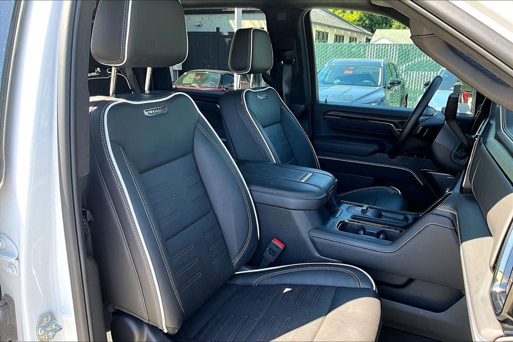 Used 2025 GMC Sierra 2500 AT4X AWD/4WD image 6