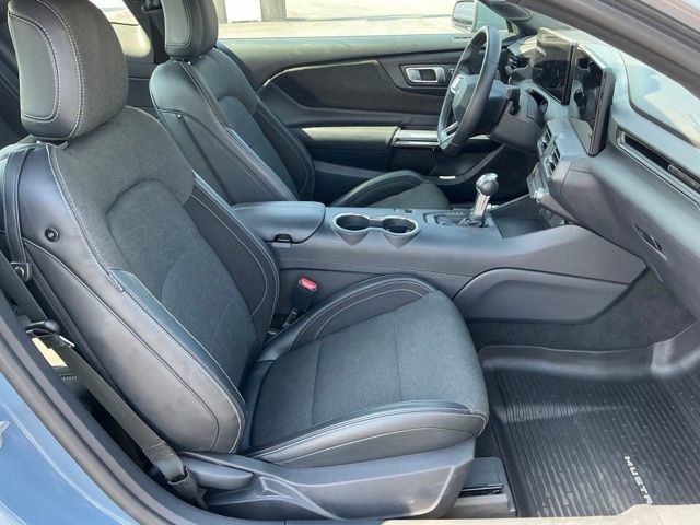 Used 2024 Ford Mustang Coupe RWD image 21