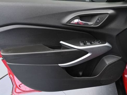 Used 2026 Chevrolet Trax RS FWD image 28