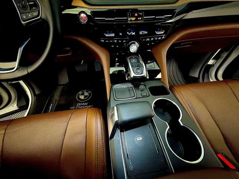 Used 2024 Acura MDX SH-AWD w/ Technology Package image 18