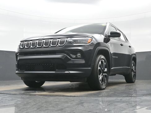 Used 2022 Jeep Compass Limited w/ Sun and Sound Group image 25