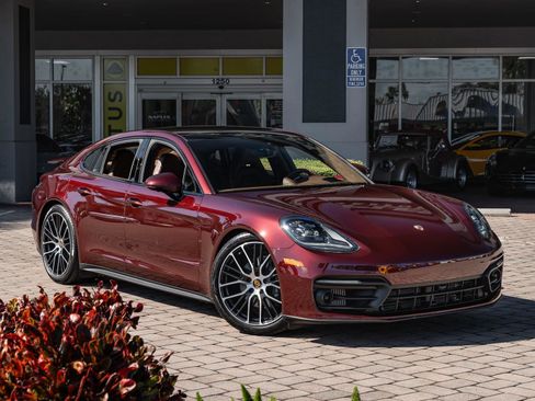 Used 2023 Porsche Panamera 4 image 31