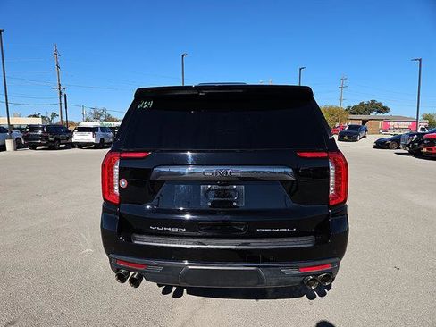 Used 2023 GMC Yukon XL Denali Ultimate w/ LPO, Floor Liner Package image 4