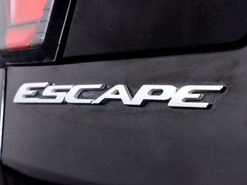 Used 2019 Ford Escape Titanium AWD/4WD image 40