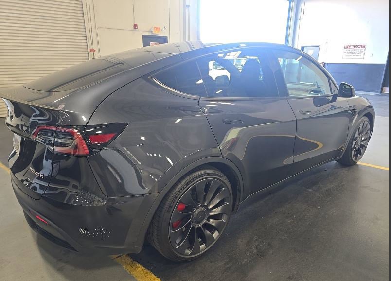 Used 2024 Tesla Model Y Performance AWD/4WD image 2