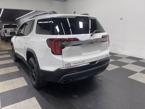 Used 2023 GMC Acadia AT4 image 2