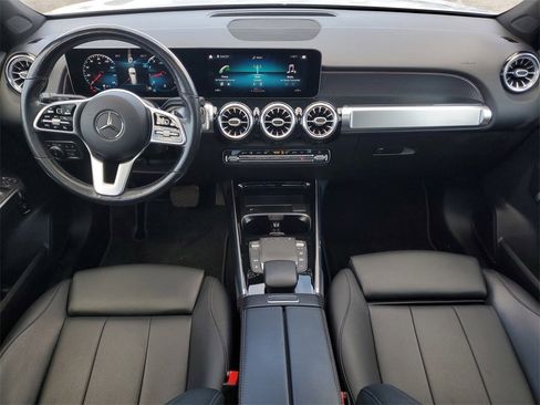 Used 2021 Mercedes-Benz GLB 250 4MATIC w/ Premium Package image 14