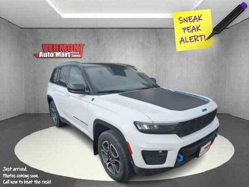 Used 2022 Jeep Grand Cherokee Trailhawk image 1
