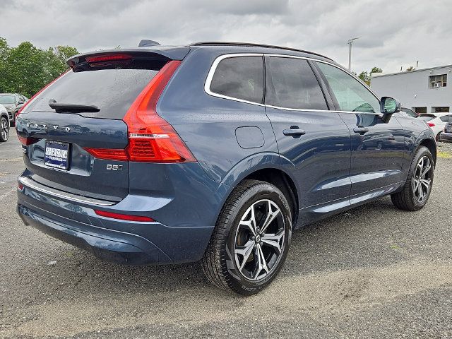 Used 2022 Volvo XC60 B5 Momentum w/ Climate Package AWD/4WD image 6