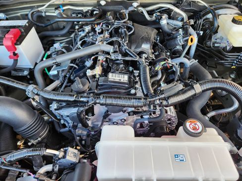 Used 2025 Toyota Tacoma Limited image 36