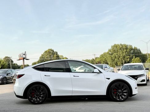Used 2023 Tesla Model Y Performance AWD/4WD image 8