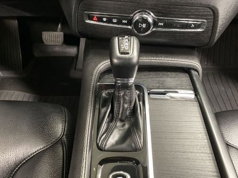 Used 2020 Volvo XC90 T6 Momentum w/ Protection Package image 28