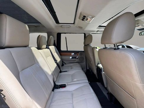 Used 2015 Land Rover LR4 HSE AWD/4WD image 17