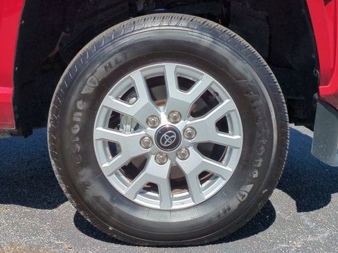 Used 2025 Toyota Tacoma Limited image 11