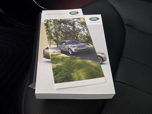 Used 2025 Land Rover Range Rover SE AWD/4WD image 27