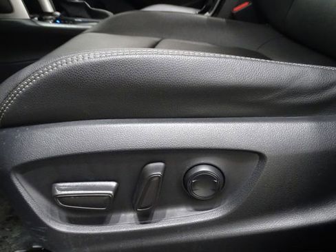 Used 2022 Toyota Corolla Cross XLE image 20