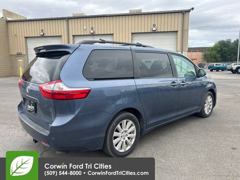 Used 2017 Toyota Sienna XLE w/ XLE Navigation Package AWD/4WD image 13