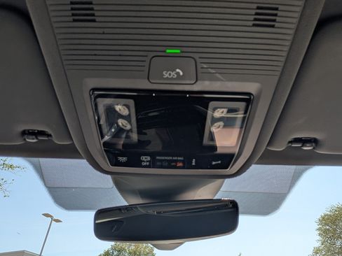 Certified 2023 Volkswagen ID.4 Pro AWD/4WD image 30