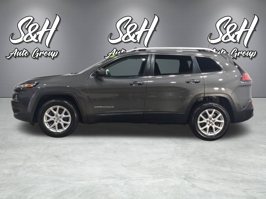 Used 2017 Jeep Cherokee Latitude w/ Cold Weather Group AWD/4WD image 13