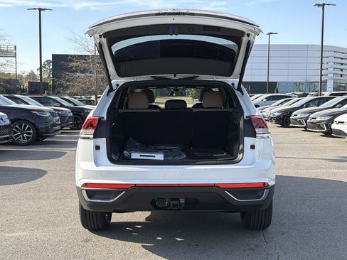 New 2026 Volkswagen Atlas Cross Sport SE FWD image 14