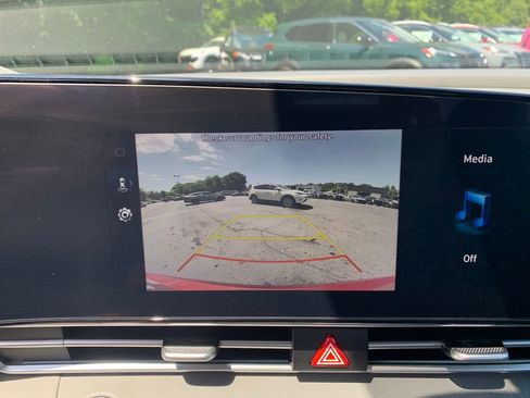 Used 2024 Hyundai Elantra SEL FWD image 28