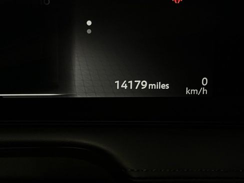 Used 2023 Nissan Ariya AWD image 16