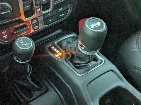 New 2025 Jeep Wrangler Unlimited Rubicon image 12