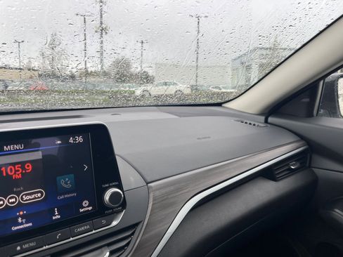 Used 2025 Nissan Altima 2.5 SV image 35