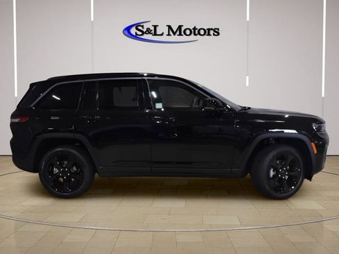 New 2026 Jeep Grand Cherokee Limited w/ Limited Altitude Package AWD/4WD image 7