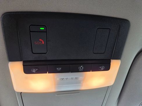 Used 2024 Nissan Pathfinder SL AWD/4WD image 9