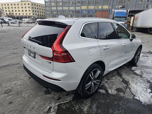 Used 2021 Volvo XC60 T5 Momentum image 4