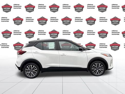 Certified 2021 Nissan Kicks SV image 6