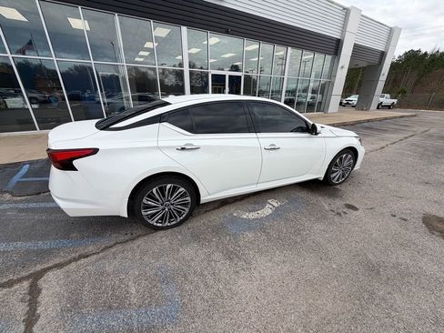 Used 2023 Nissan Altima 2.5 SL image 4
