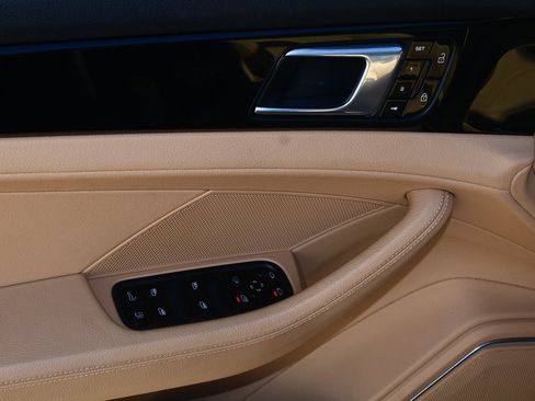 Used 2021 Porsche Panamera 4S image 13