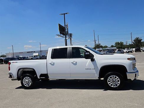 Used 2025 Chevrolet Silverado 2500 LT w/ Convenience Package AWD/4WD image 5