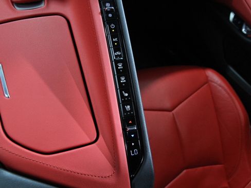 Used 2021 Chevrolet Corvette Stingray Preferred Cpe w/ Z51 Performance Package image 21