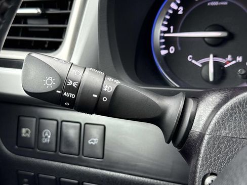 Used 2017 Toyota Highlander XLE image 27