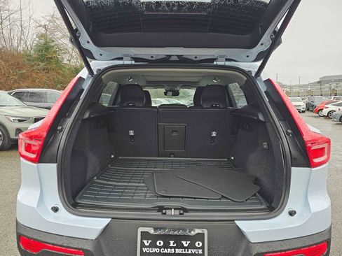 Used 2025 Volvo XC40 B5 Ultra w/ Protection Package Premier image 17