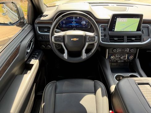 Used 2023 Chevrolet Tahoe Premier w/ Advanced Technology Package RWD image 12