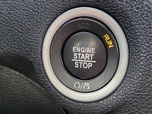 Used 2023 Chrysler 300 S image 18