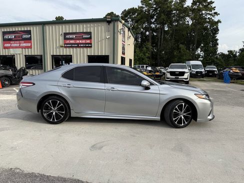 Used 2020 Toyota Camry SE image 12